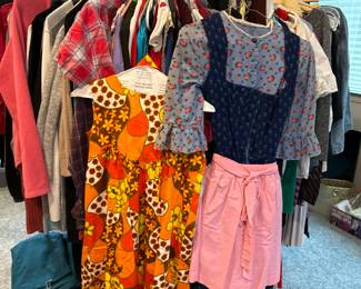 Vintage clothing (women’s petite sizes)