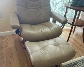 Ekornes Stressless chair and ottoman (2 of 2)
