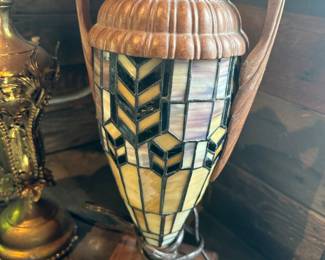 Vintage trophy urn lamp