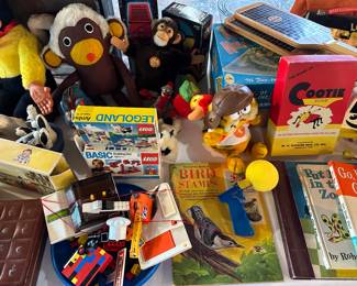 Many vintage and antique toys 