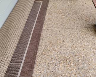 Outdoor rug, outdoor plants