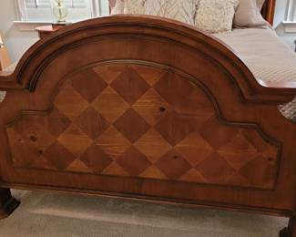 Footboard detail on Broyhill Queen bed frame