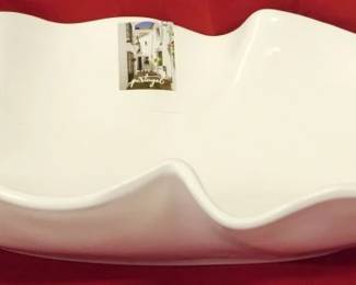 177 - Scalloped Ceramic Bowl 4x21x11
