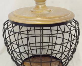 250 - Wire Basket Container w/ Lid 11.5 x 10.5
