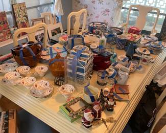 Table with 6 chairs , 2 additional leaves,
$150