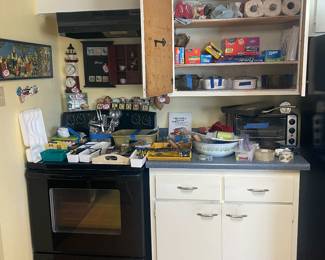 Kitchen ware priced in groups