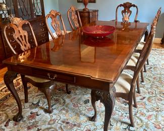 Henredon Dining Set- Dining Table 100in Long w/ 2 armchairs and 6 regular chairs.