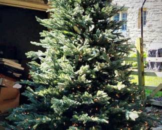 9ft Rolling Christmas Tree With Lights