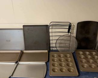 Assorted Baking Dishes Cookware
