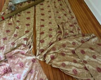 18 Golden and Floral Drapes