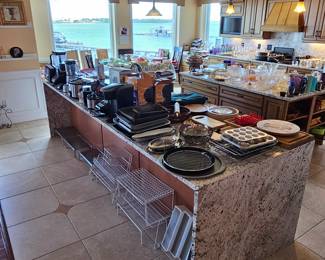 Lots of Kitchen Items!