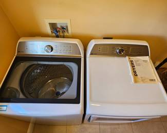 Very nice GM Profile Washer and Dryer