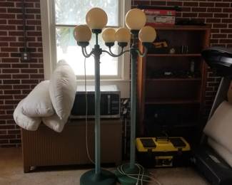Exterior floor lamps