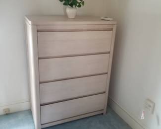 Queen bedroom suite: tall dresser