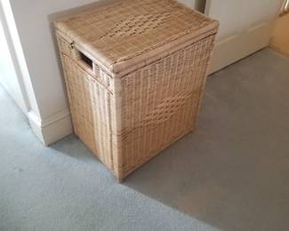 Wicker hamper
