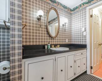 Retro bath vanity