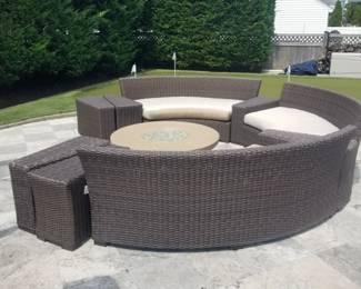 Circular conversation set