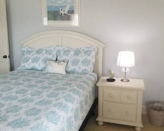 Broyhill bedroom suite