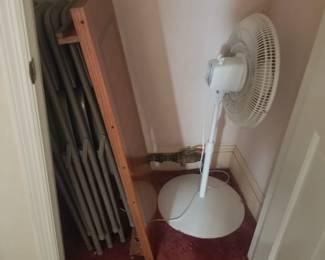 Folding chairs; table leaves; floor fan