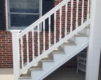 Extensive amount of vinyl railing