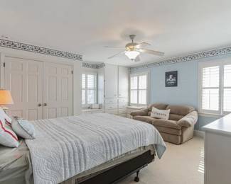 Classic coastal bedroom furnishings