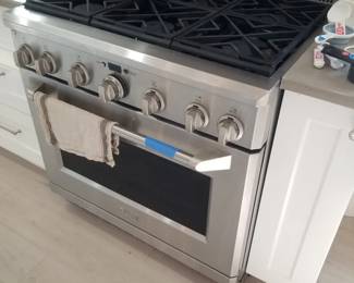 GE 6-burner gas range