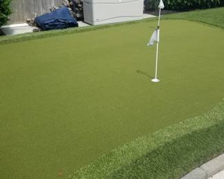 Putting green ; storage chest