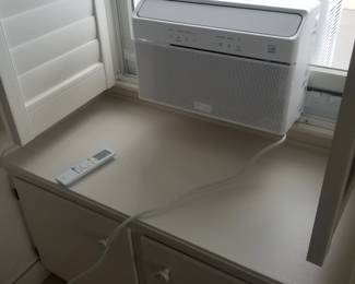 Window air conditioner