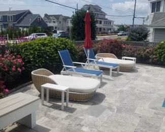 Pool furniture & chaise lounges