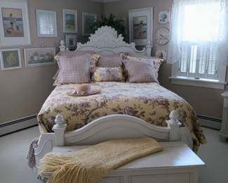 Gorgeous stanley Queen bed set with Bellagio by Serta mattress.
