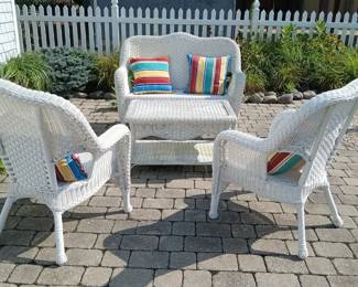 Vinyl wicker patio/sunroom set 