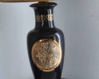 Vintage art of Chokin Japanese 24k gold black pottery lamp with shade