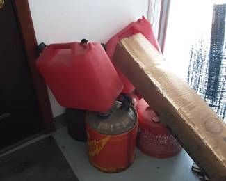 Multiple gas cans