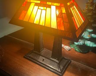 STAINED GLASS LAMP