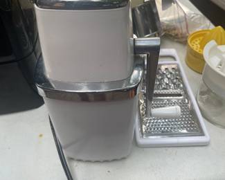 VINTAGE ICE CRUSHER