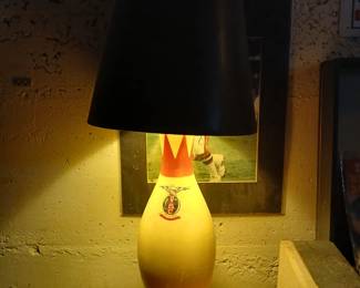Bowling pin lamp