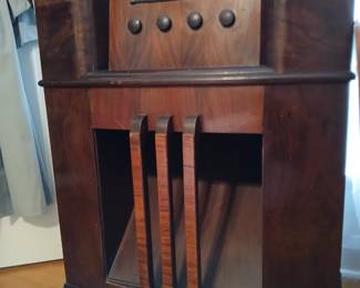 1940 Crosley model 819M Console