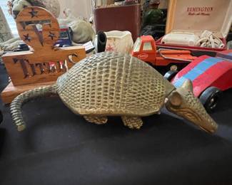 Cast brass armadillo