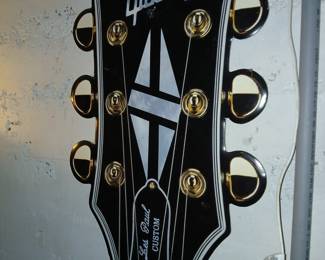 Gibson Guitars sign