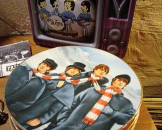 Beatles plates & lunchbox