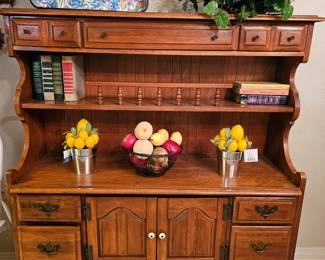 Country style hutch 