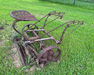 RAREST OF THE RARE! HORSE-DRAWN LAWN MOWER - BELIEVED TO BE JOHN DEERE!