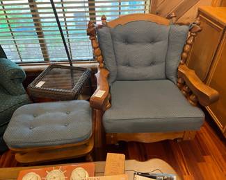 Vintage heavy platform rocker & ottoman made by Towne Square in Hillsboro, Texas!