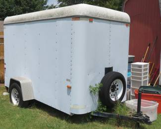 Enclosed equipment utility single axle trailer