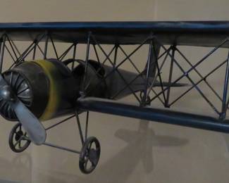 Metal decorative airplane