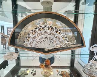 Spanish mother-of-pearl fan c mid-1800's