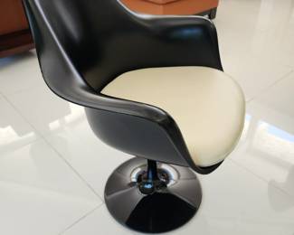 Set of 4 Tulip chairs, high-end knock offs $1000 for 4.