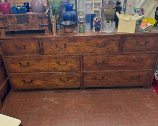 Henredon triple dresser