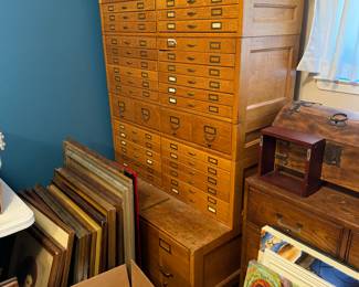 Oak office cabinet, has file drawers for days on this big boy!
