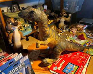 Jurassic Park; Lion King; Wizard of Oz; plus rare Homies carded figurines